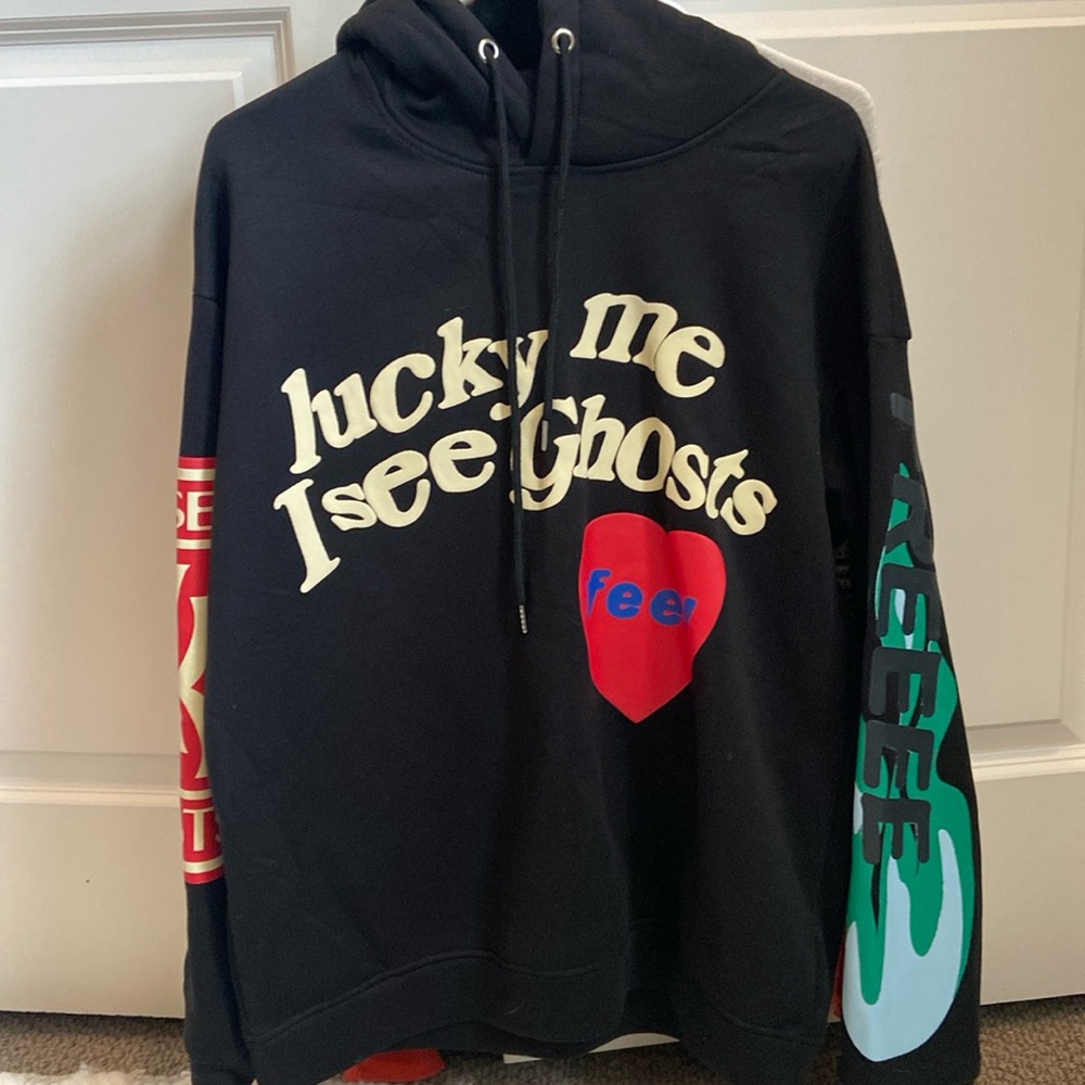 Lucky Me I See Ghosts sweatshirt size medium